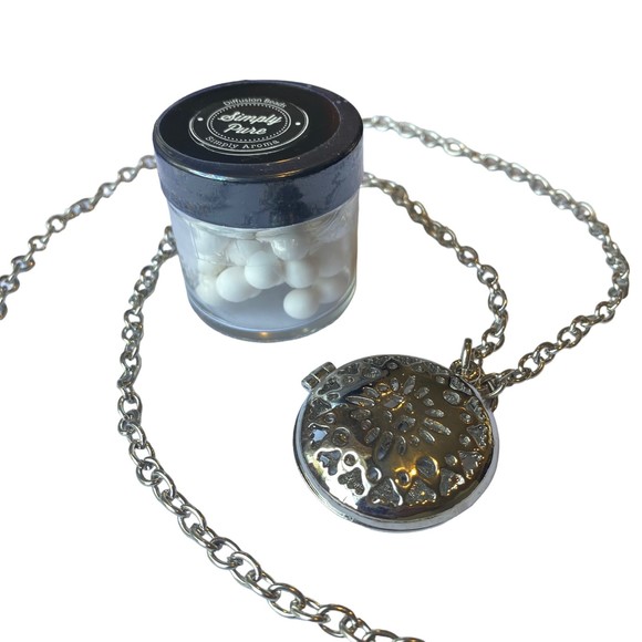 Silver-Toned Diffuser Locket Necklace w/ Simply Pure Diffusion Beads New - Picture 3 of 5